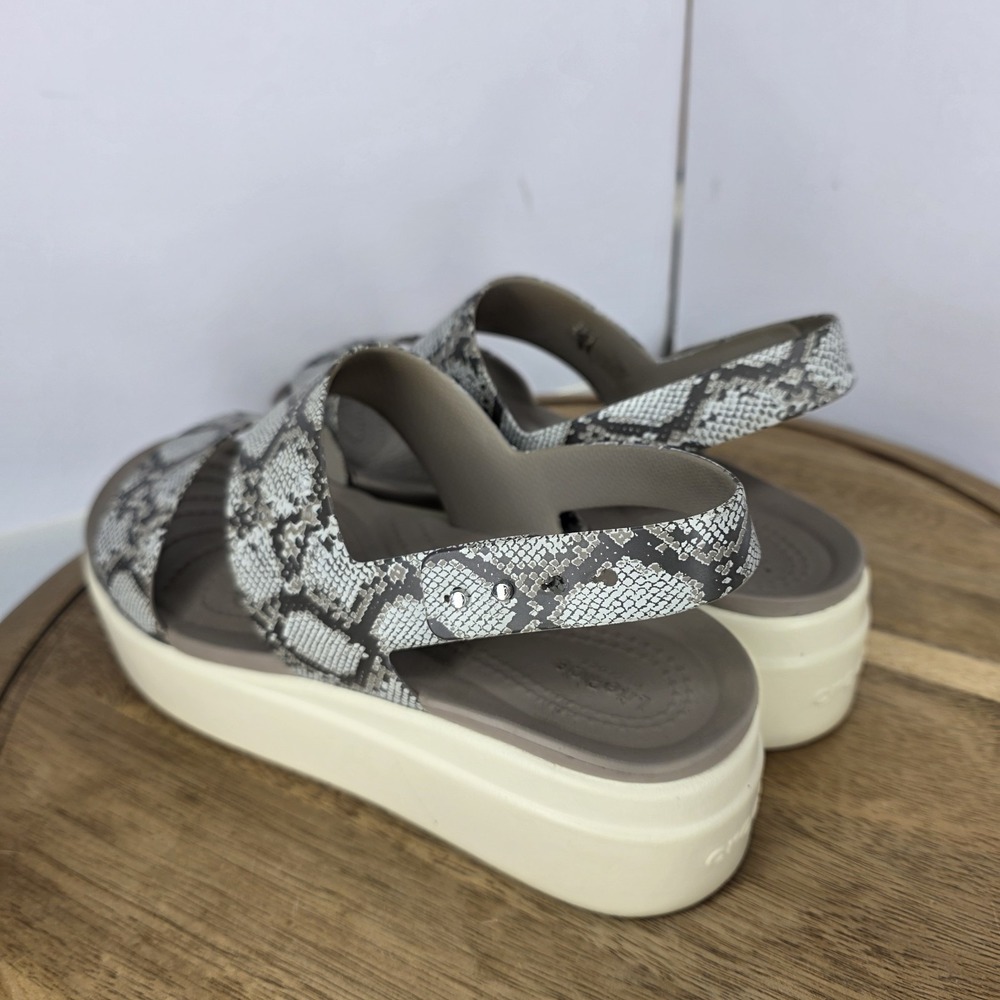 Crocs Brooklyn SNAKE Low Wedge Platform Sandal Womens size Beige Minimalist - Picture 4 of 10